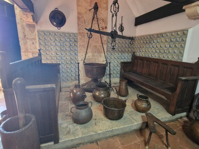 colonial kitchen copper pots stone hearth alcazar de colon santo domingo