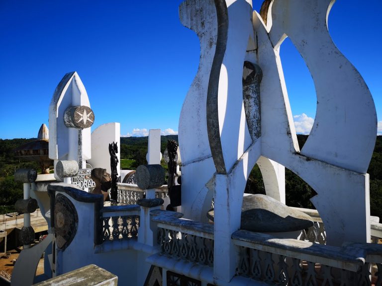 castillo mundo king rooftop sculptures sosua