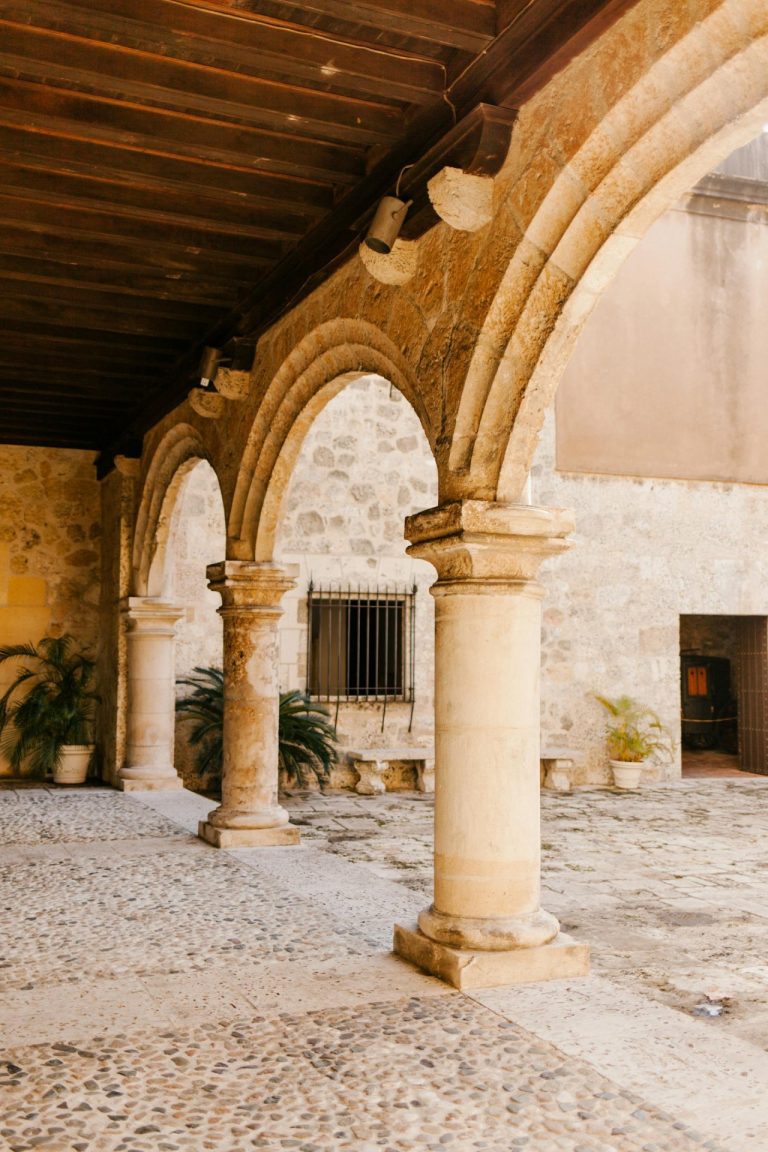 colonial columns cobblestone walkway altos de chavon