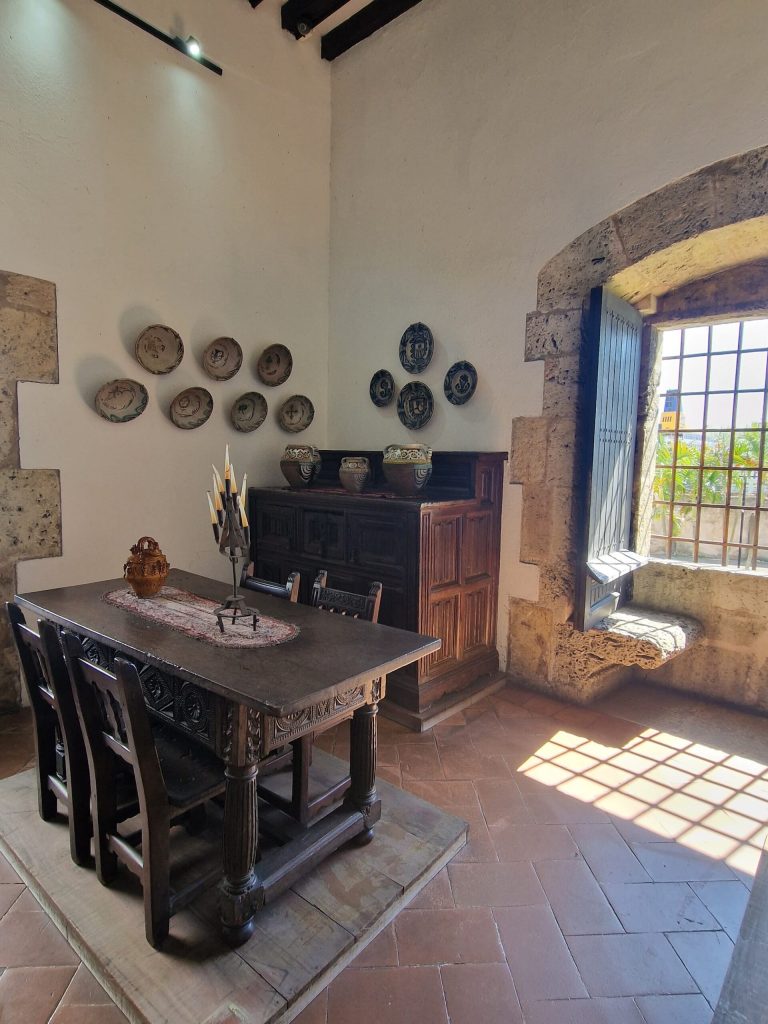 colonial dining room antique furniture alcazar de colon santo domingo