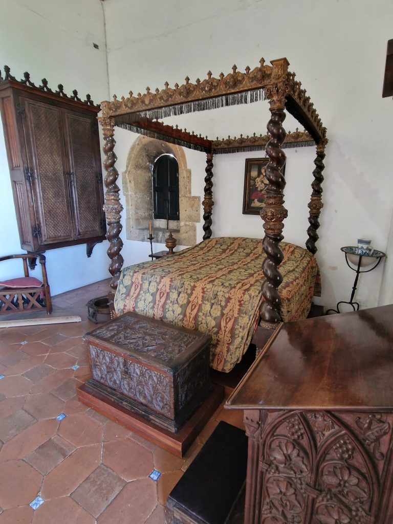 colonial four poster bed carved posts alcazar de colon santo domingo