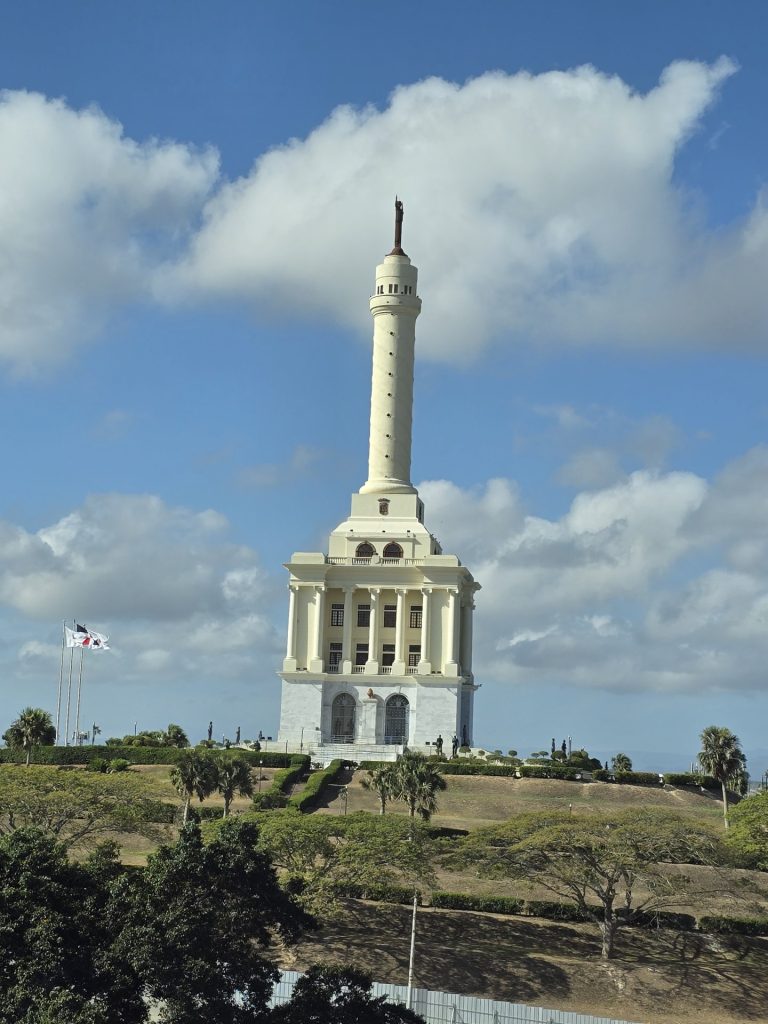 monumento heroes restauracion santiago dominican republic