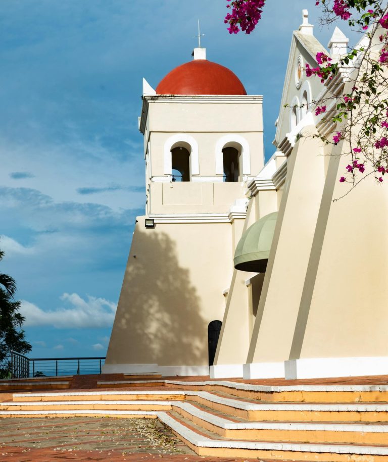 santo cerro church red dome la vega